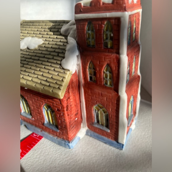 Dickens Of London Porcelain Collectable Lighted Church - Picture 4 of 12